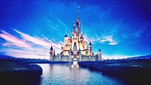 Walt-Disney-Castle-Blue-Sky